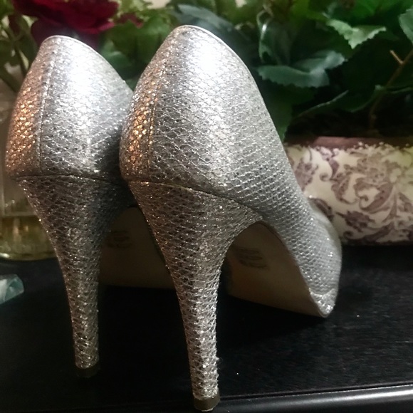 ✨Silver Sparkly High Heels✨ (GREAT CONDITION) - Picture 2 of 8
